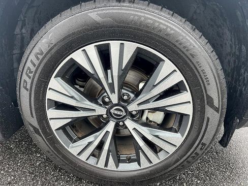 Certified 2023 Nissan Rogue SV w/ SV Premium B Package image 12