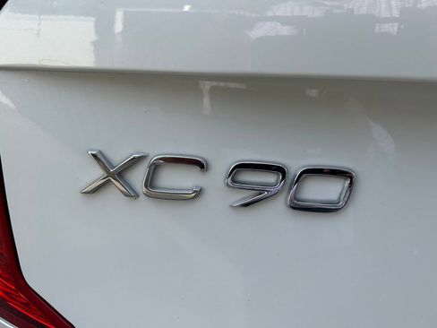Certified 2024 Volvo XC90 B5 Plus image 16