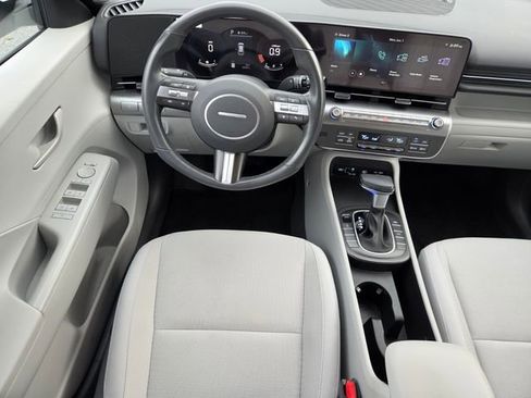 Used 2024 Hyundai Kona SEL AWD/4WD image 15