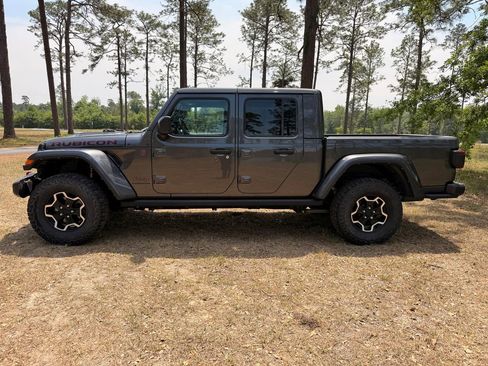 Used 2021 Jeep Gladiator Rubicon w/ Uconnect 4C Nav & Sound Group AWD/4WD image 2