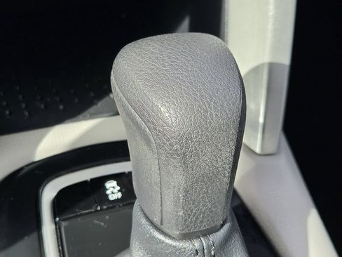 Used 2025 Toyota Corolla Cross L FWD image 20