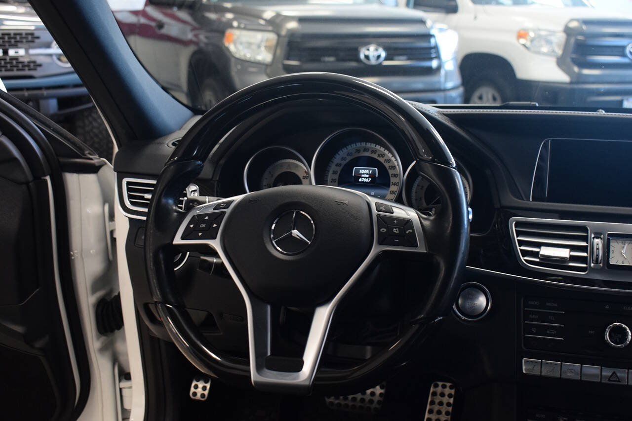 Used 2016 Mercedes-Benz E 400 Sedan image 30