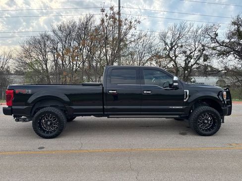 Used 2021 Ford F350 Platinum w/ FX4 Off-Road Package image 4