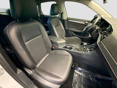 Used 2019 Volkswagen Jetta SE w/ Cold Weather Package image 14