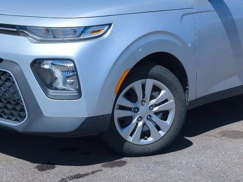Used 2020 Kia Soul LX FWD image 2