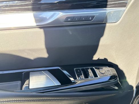 Used 2025 Cadillac Escalade ESV Sport image 20