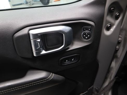 Used 2023 Jeep Wrangler Unlimited Sahara image 23