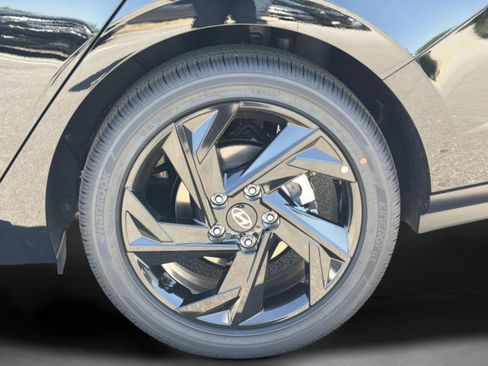 New 2026 Hyundai Elantra SEL Sport FWD image 30