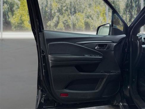 Used 2022 Honda Pilot Sport image 19