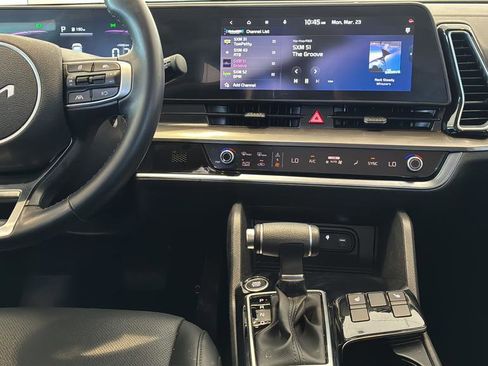 Used 2025 Kia Sportage EX image 10