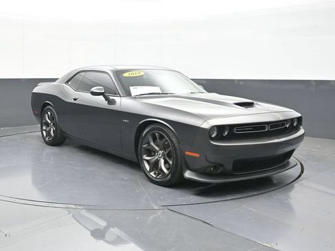 Used 2019 Dodge Challenger R/T RWD image 19