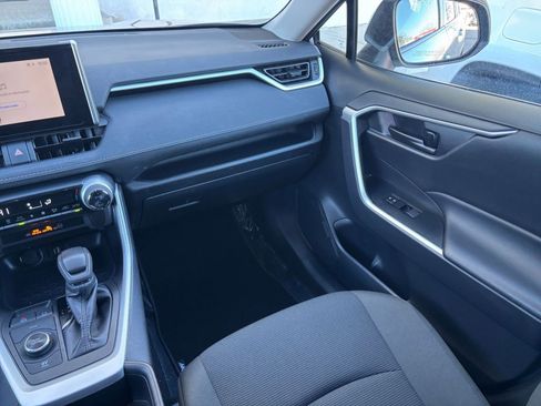 Used 2025 Toyota RAV4 LE image 31