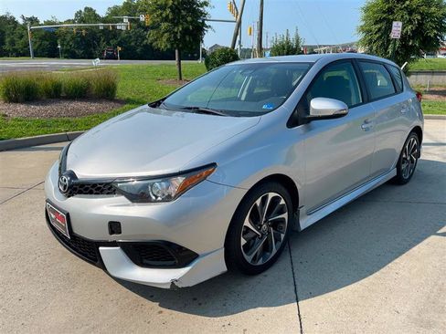 Used 2017 Toyota Corolla iM w/ All-Weather Mat Package FWD image 8