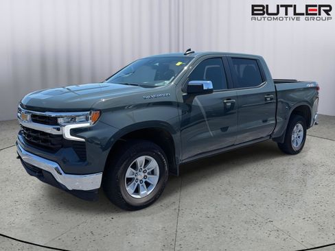 Used 2025 Chevrolet Silverado 1500 LT AWD/4WD image 2