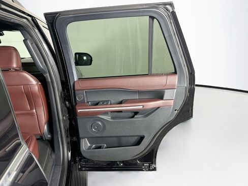 Used 2024 Ford Expedition Limited RWD image 31