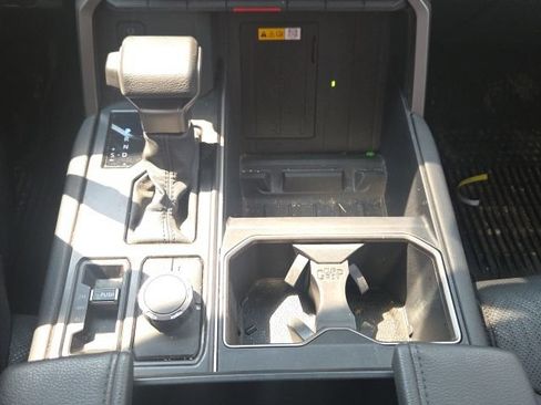 Used 2024 Toyota Tundra Limited AWD/4WD image 29