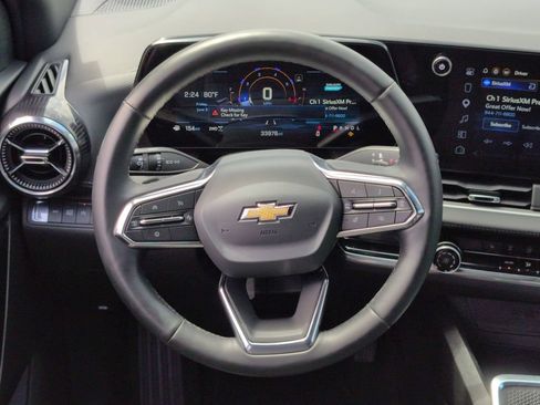 Used 2025 Chevrolet Equinox LT AWD/4WD image 23