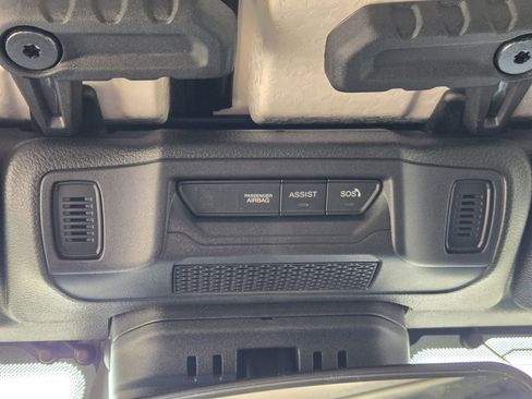 New 2026 Jeep Gladiator Sport AWD/4WD image 40