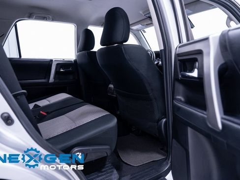 Used 2020 Toyota 4Runner SR5 image 40