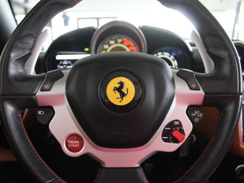Used 2016 Ferrari California T RWD image 17