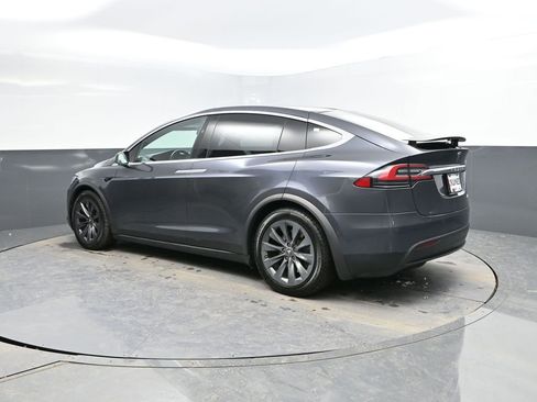 Used 2018 Tesla Model X 75D image 7