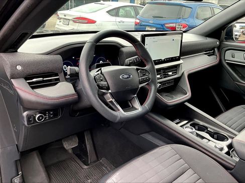 Used 2025 Ford Explorer ST-Line w/ Premium Package image 17
