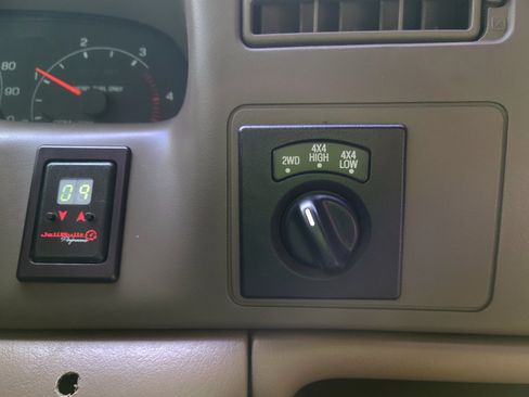 Used 2000 Ford F250 Lariat image 8