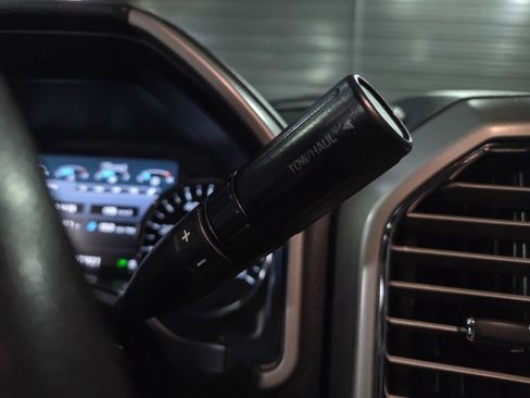 Used 2017 Ford F350 Lariat image 29