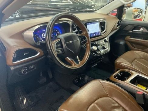 Used 2019 Chrysler Pacifica Limited w/ Tire & Wheel Group image 31