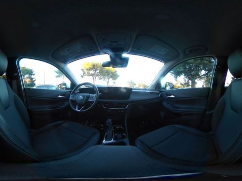 Used 2025 Buick Encore GX Preferred image 38