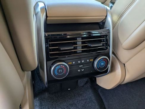 New 2026 Land Rover Range Rover Long Wheelbase SE image 13