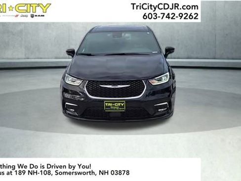 New 2026 Chrysler Pacifica Select image 6