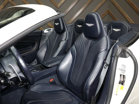 Used 2019 Aston Martin DB11 Volante image 5