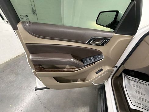 Used 2020 Chevrolet Suburban LT RWD image 23