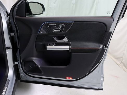 Certified 2025 Mercedes-Benz GLA 250 4MATIC image 35