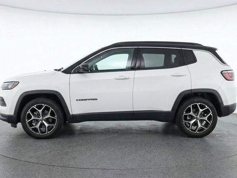 Used 2025 Jeep Compass Limited AWD/4WD image 5