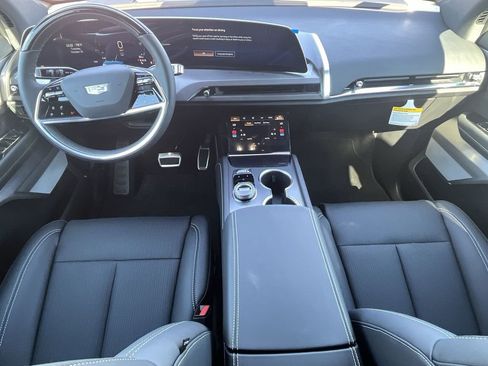 New 2026 Cadillac Vistiq Luxury image 12