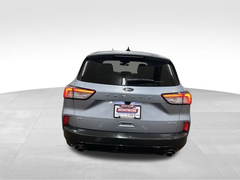 Used 2022 Ford Escape SE w/ SE Sport Appearance Package image 5