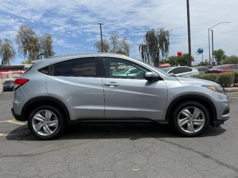 Used 2019 Honda HR-V EX image 2