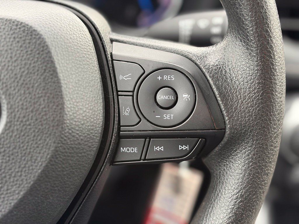 Used 2024 Toyota RAV4 LE AWD/4WD image 24