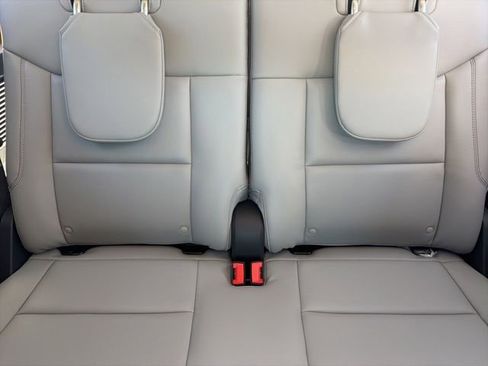 New 2026 Ford Explorer Active RWD image 11