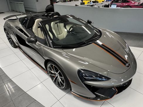 Used 2018 McLaren 570S Spider image 10