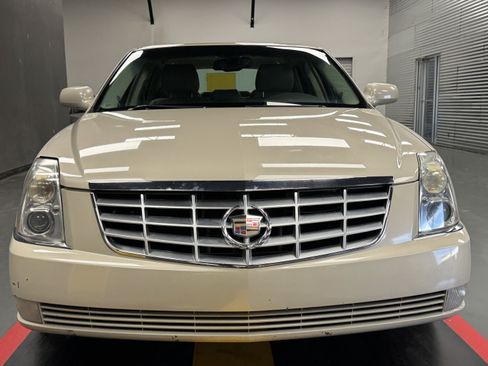 Used 2011 Cadillac DTS image 8