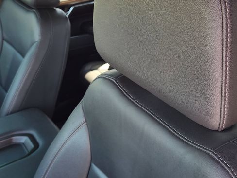 Used 2024 Chevrolet Silverado 1500 LT w/ Leather Package AWD/4WD image 17