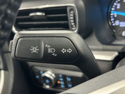 Used 2022 Ford Explorer XLT w/ Equipment Group 202A image 23