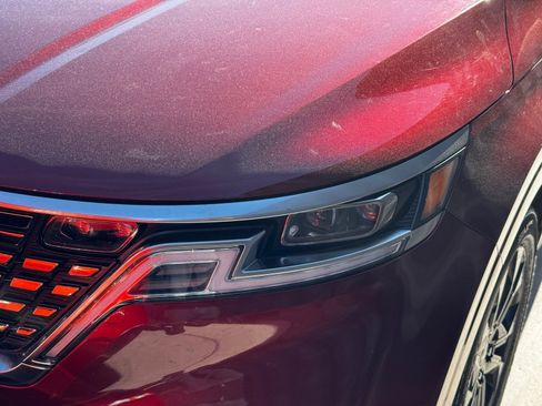 Certified 2023 Kia Carnival SX Prestige image 6