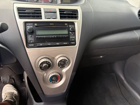 Used 2007 Toyota Yaris Sedan FWD image 11