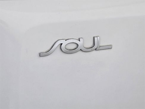 Used 2013 Kia Soul image 11