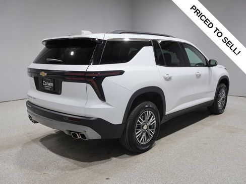 Used 2025 Chevrolet Traverse LT w/ LPO, Floor Liner Package AWD/4WD image 2