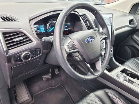 Used 2024 Ford Edge Titanium image 11
